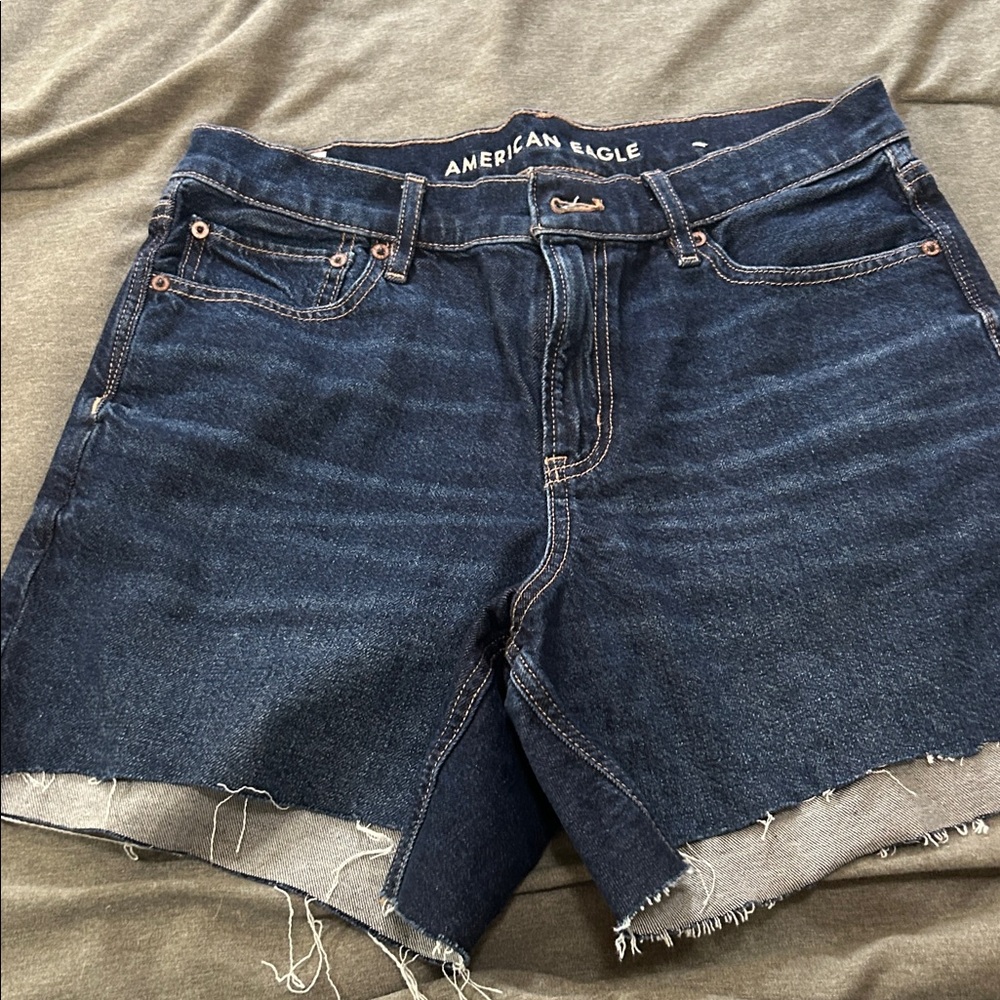 American Eagle relaxed short